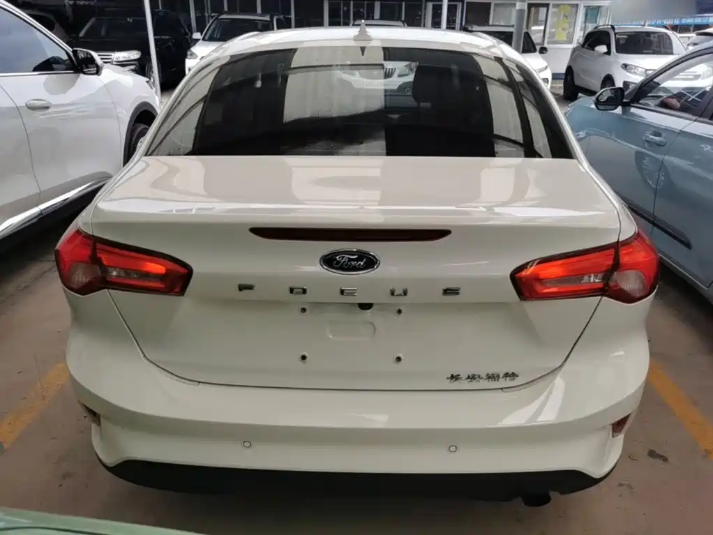 Ford Focus — миниатюра 6
