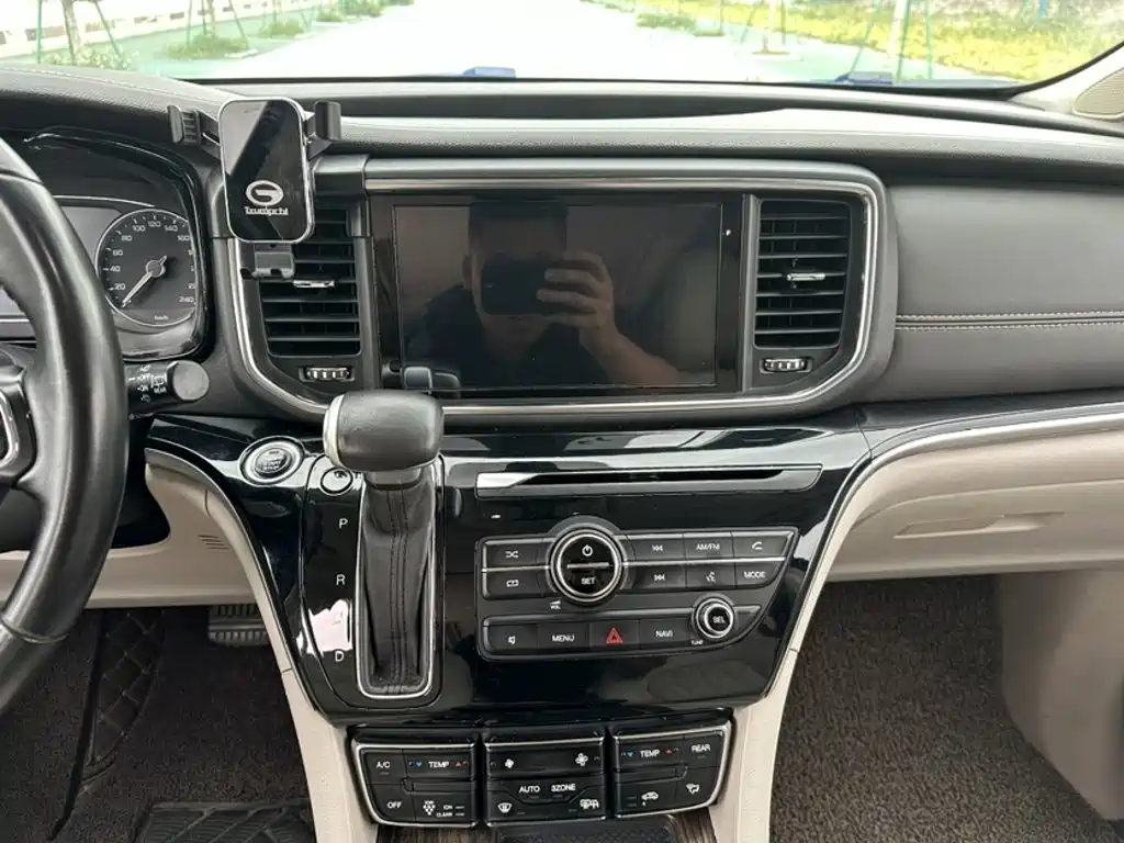 GAC M8 2018 320T Luxury