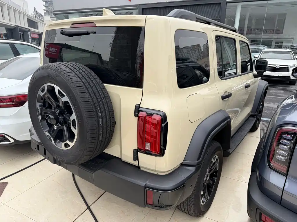 TANK TANK 300 NEW ENERGY