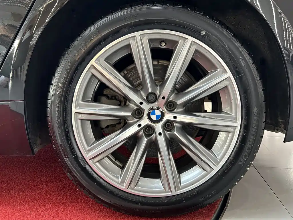 BMW 5 Series — миниатюра 41