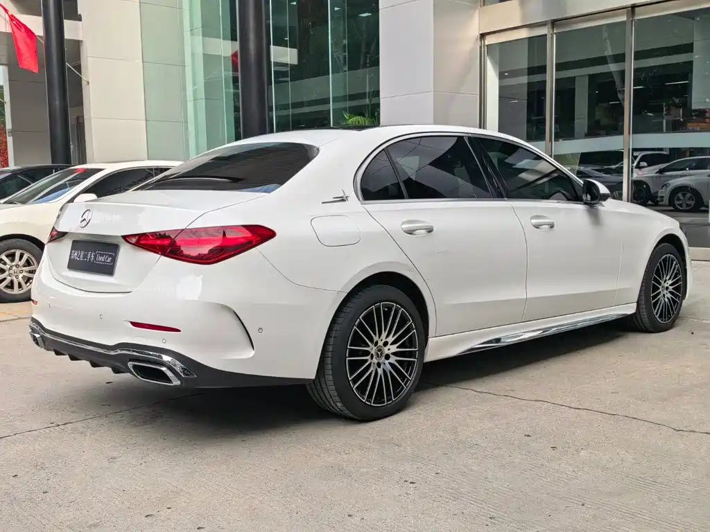 Mercedes-Benz C-Class — миниатюра 11