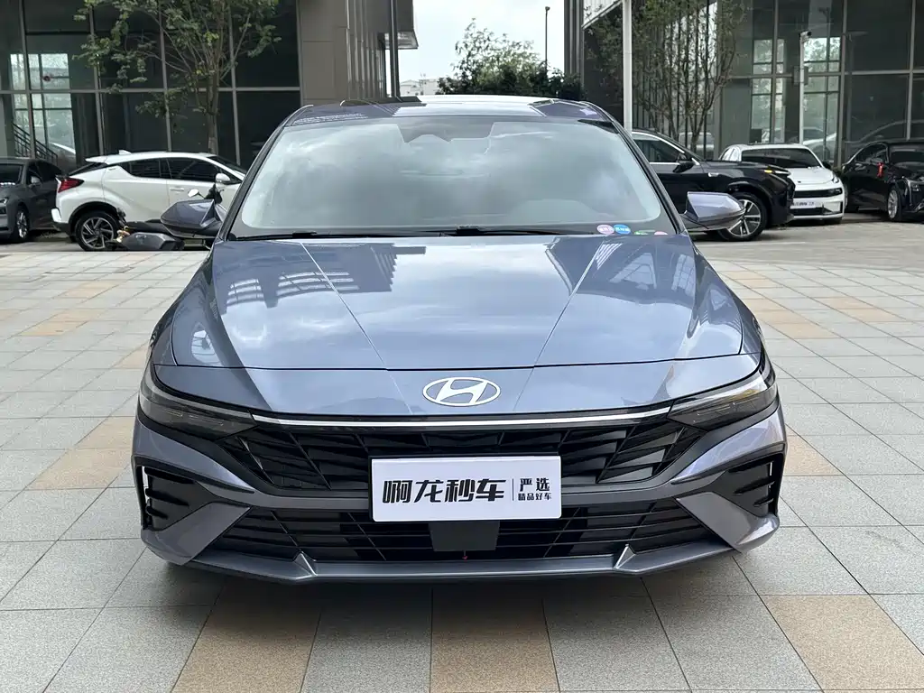 Hyundai Elantra 2023 1.5L CVT LUX Luxury