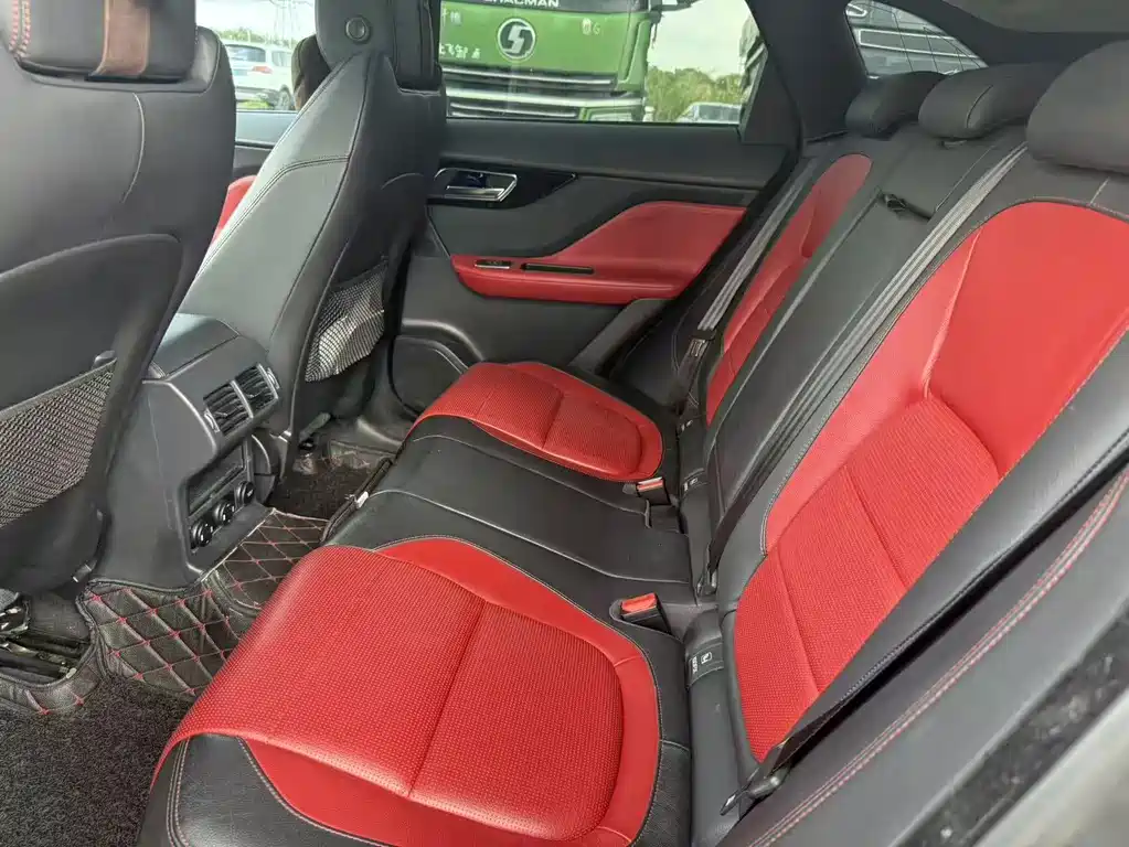 Jaguar F-PACE — миниатюра 6