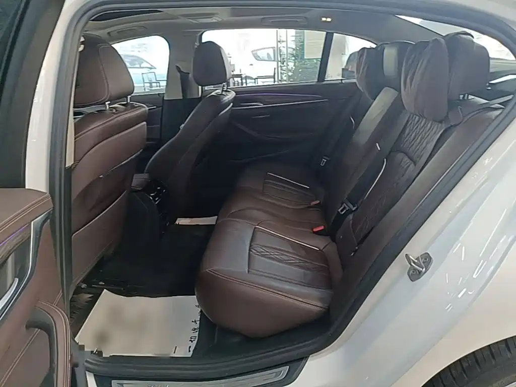 BMW 5 Series New Energy — миниатюра 17