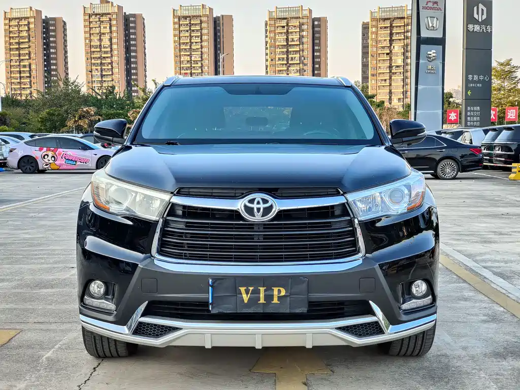 TOYOTA HIGHLANDER