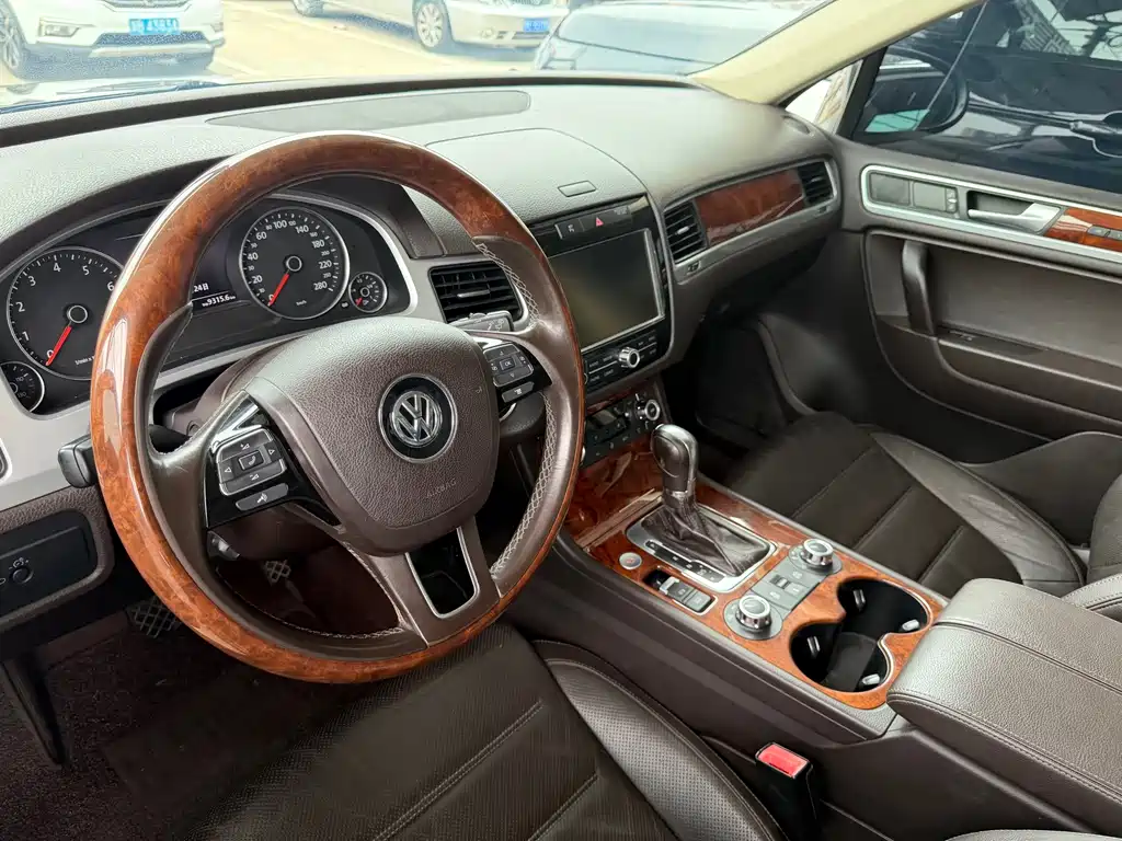 Volkswagen Touareg — миниатюра 10