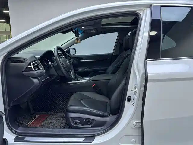 Toyota Camry 2019 2.5G Luxury