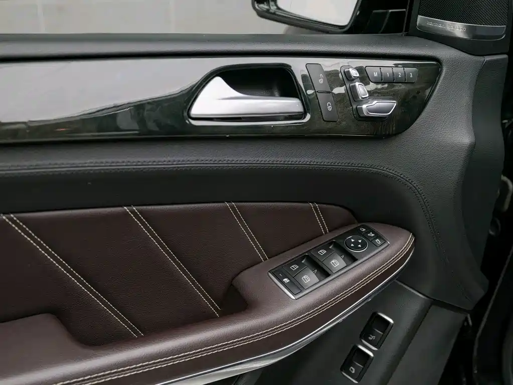 Mercedes-Benz GLS AMG — миниатюра 9