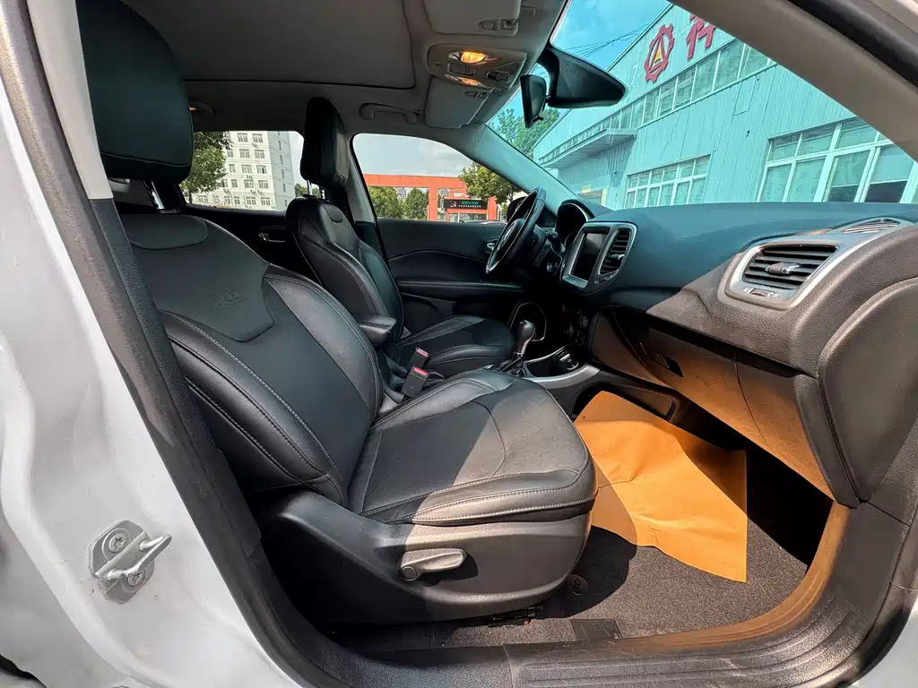 Jeep Compass — миниатюра 9