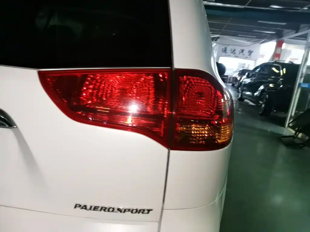 Mitsubishi Pajero Sport — миниатюра 8
