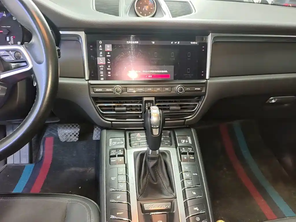 Porsche Macan — миниатюра 13