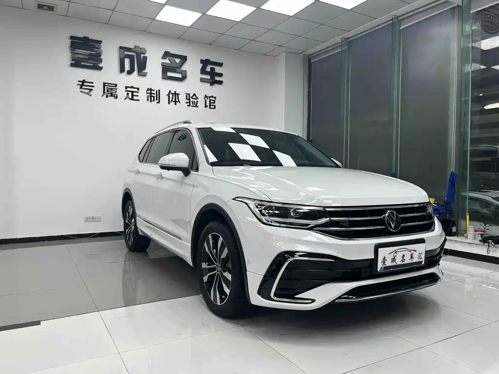 Volkswagen Tiguan L — миниатюра 3