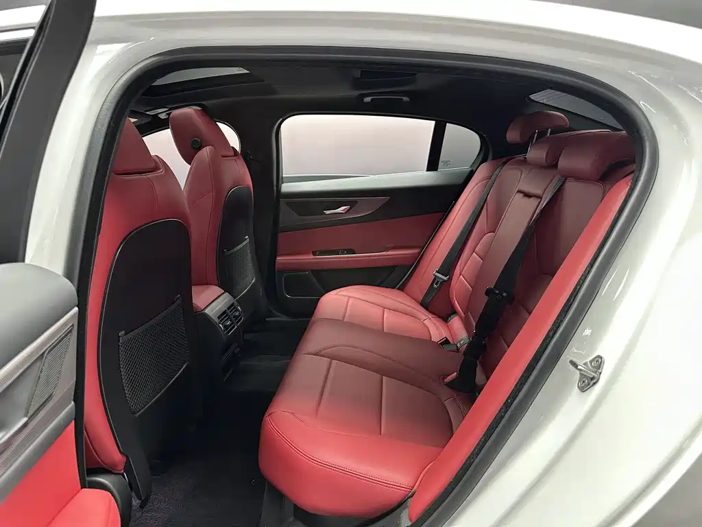 Jaguar XEL — миниатюра 8
