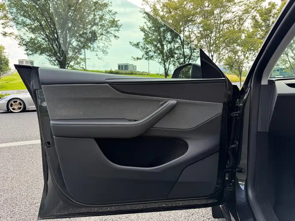 Tesla Model Y — фотографии объявления, Фото 12