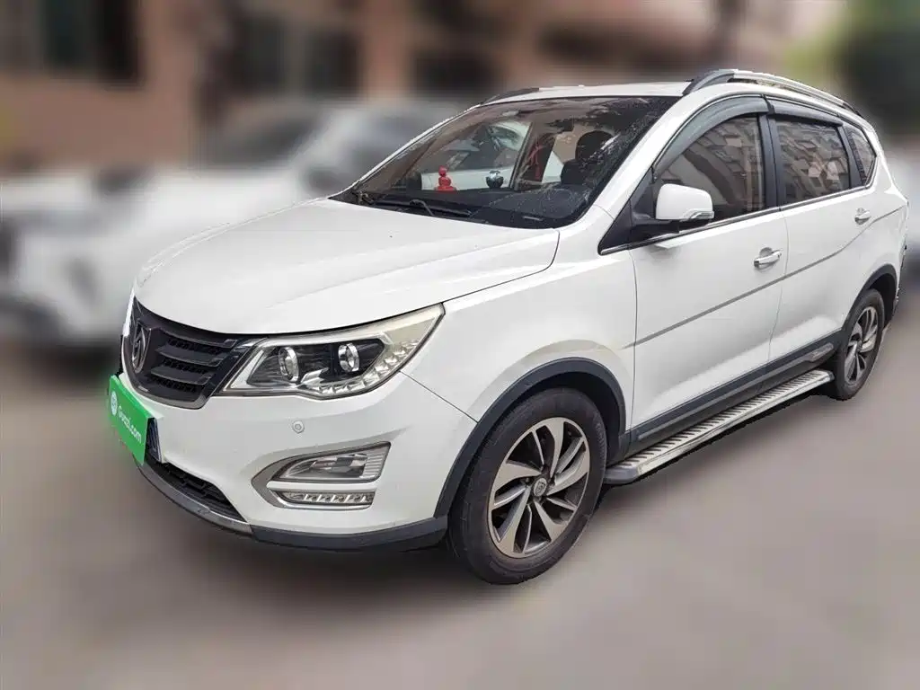 Купить Baojun 560