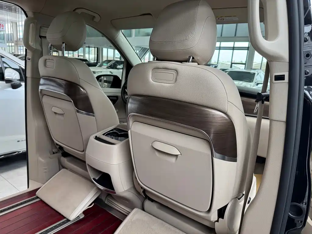Mercedes-Benz V-Class — миниатюра 11