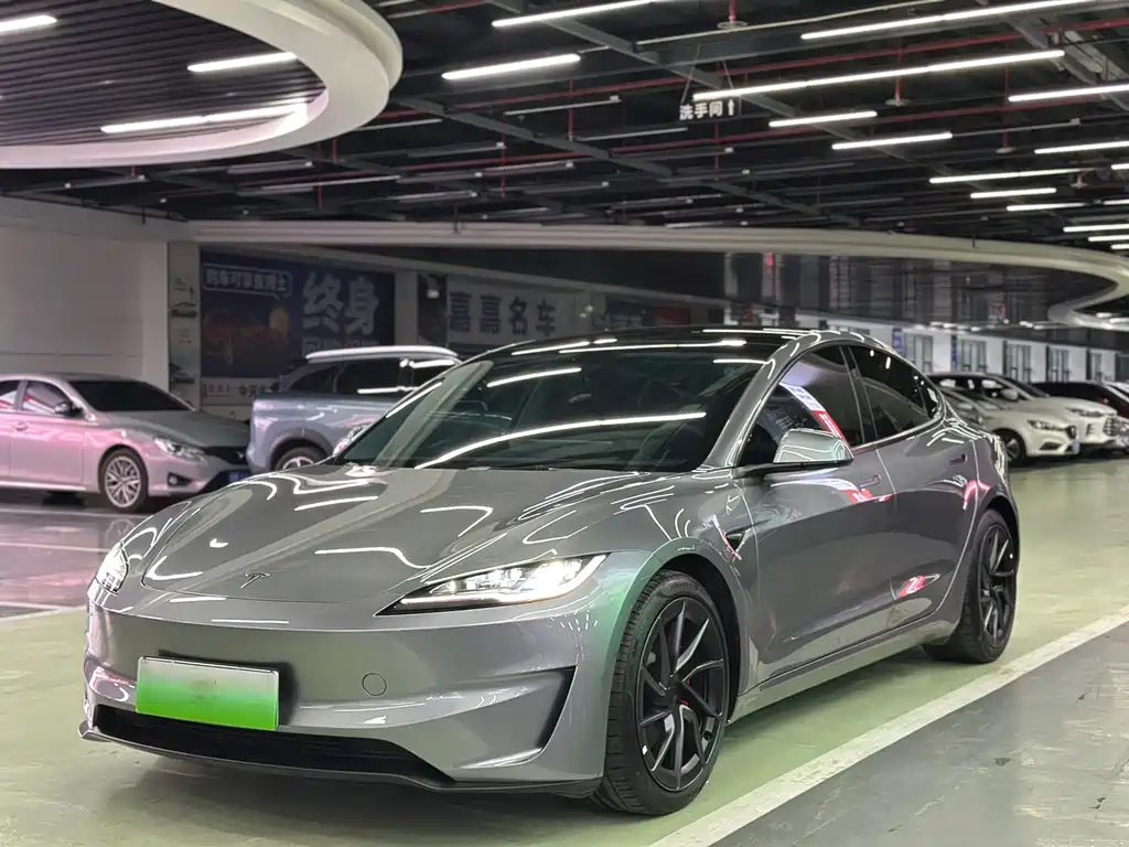 Tesla Model 3 2024