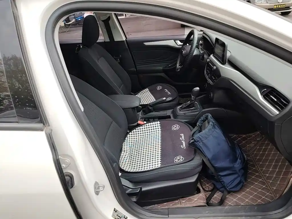 Ford Focus — миниатюра 25