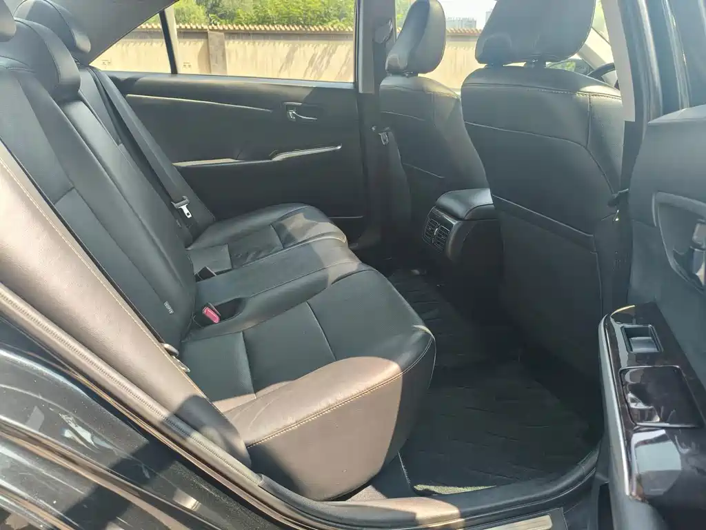 Toyota Camry — миниатюра 8