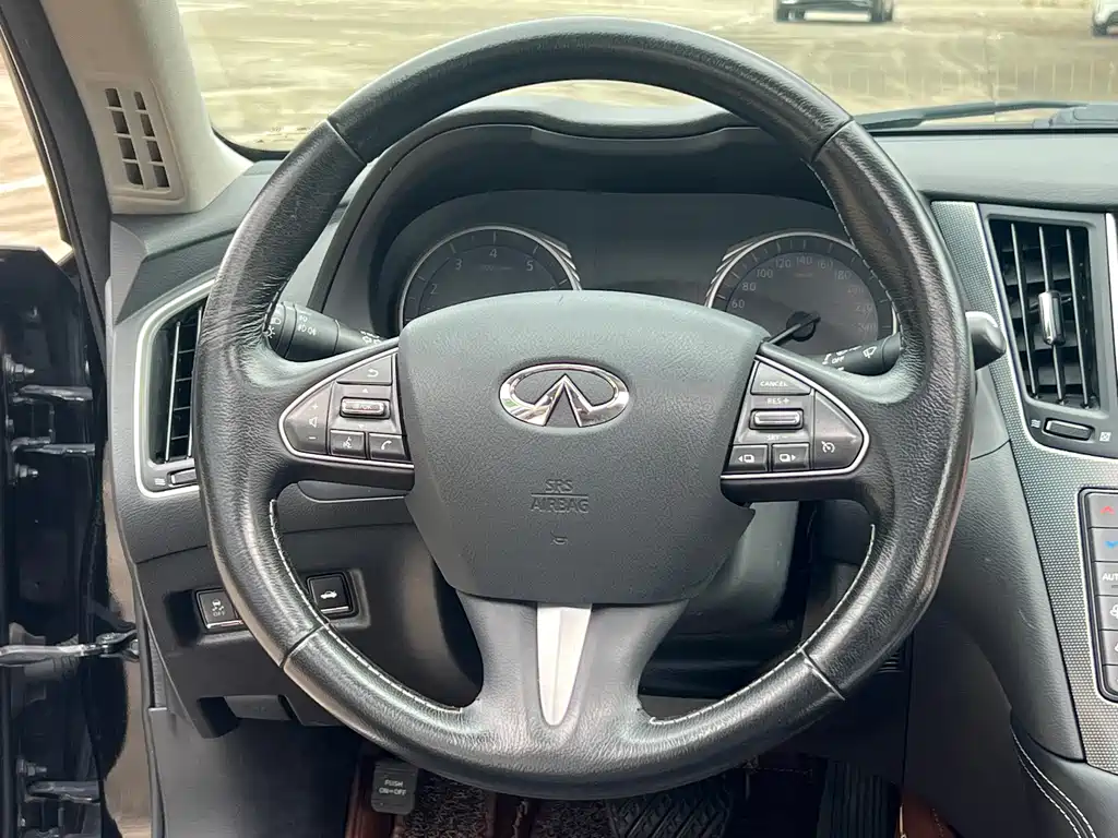 Infiniti Q50L — миниатюра 9