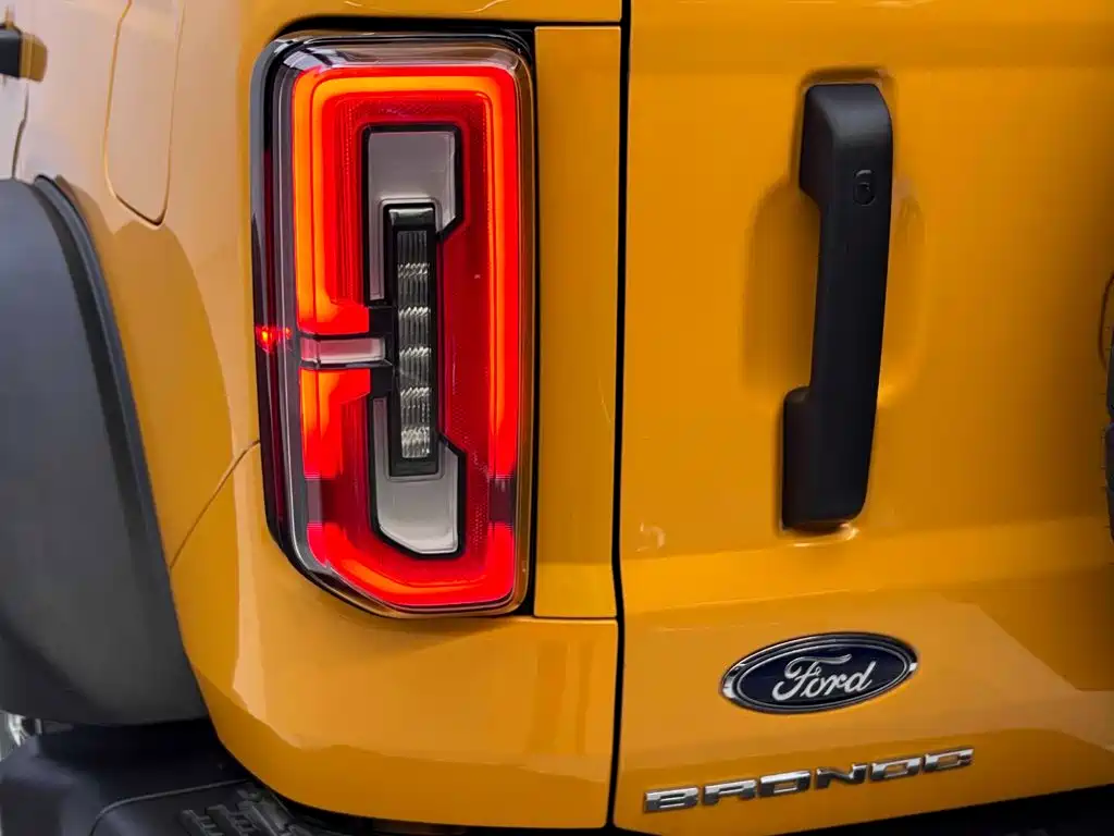 Ford Bronco — миниатюра 10