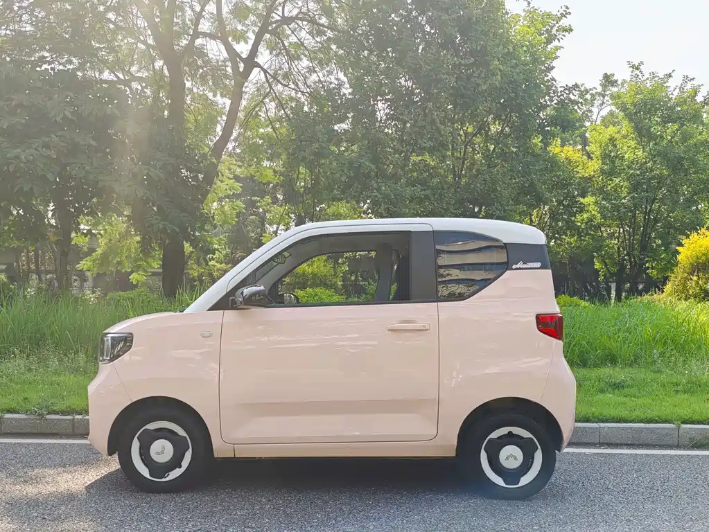 Wuling Hongguang Mini EV 2022 — фото 17
