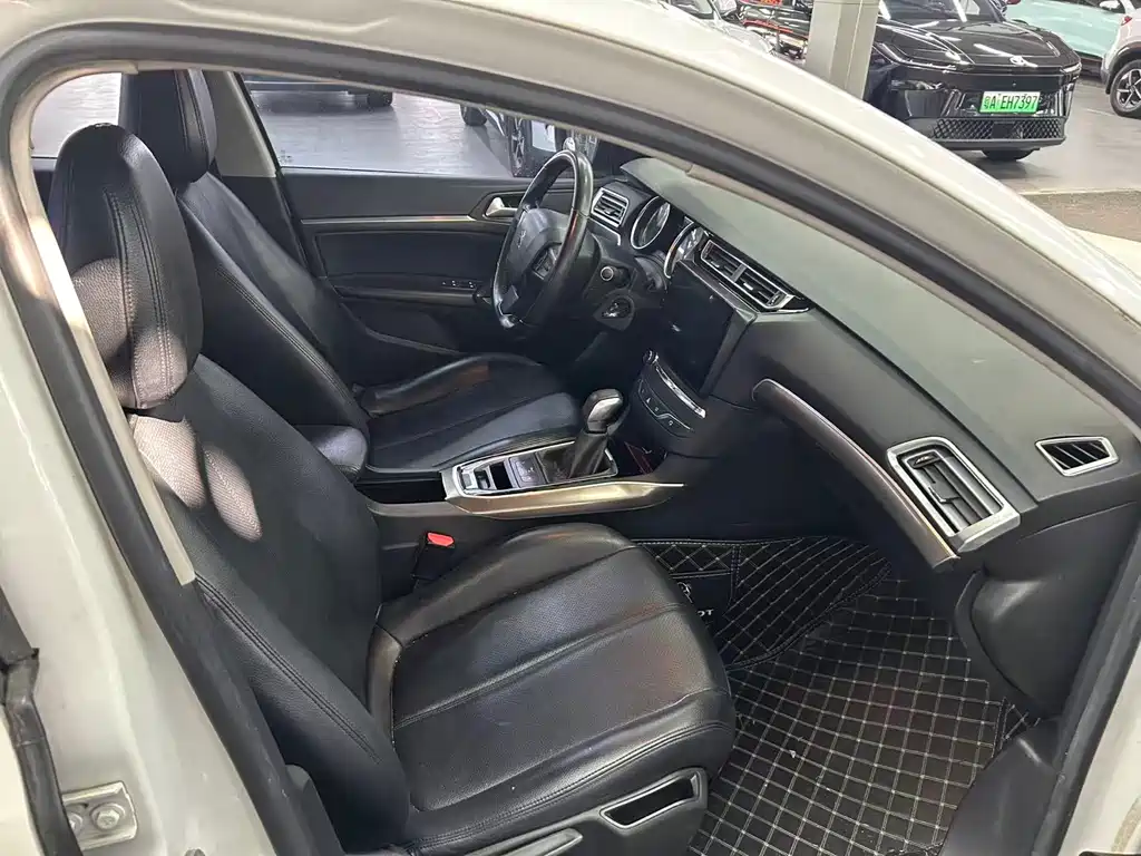 Peugeot 408 — миниатюра 15