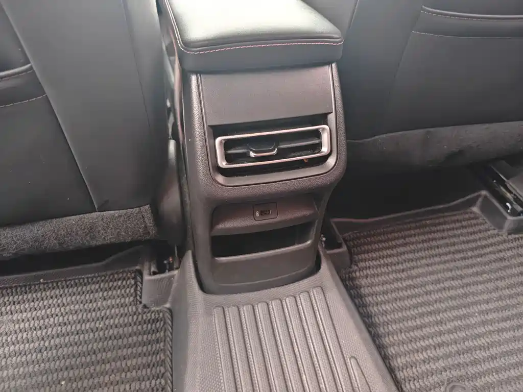 Changan Eado — миниатюра 9