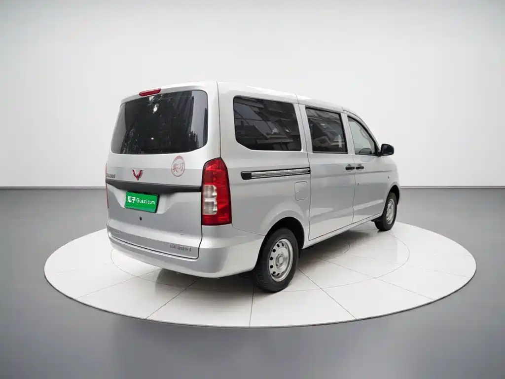 Wuling Hongguang V — миниатюра 4