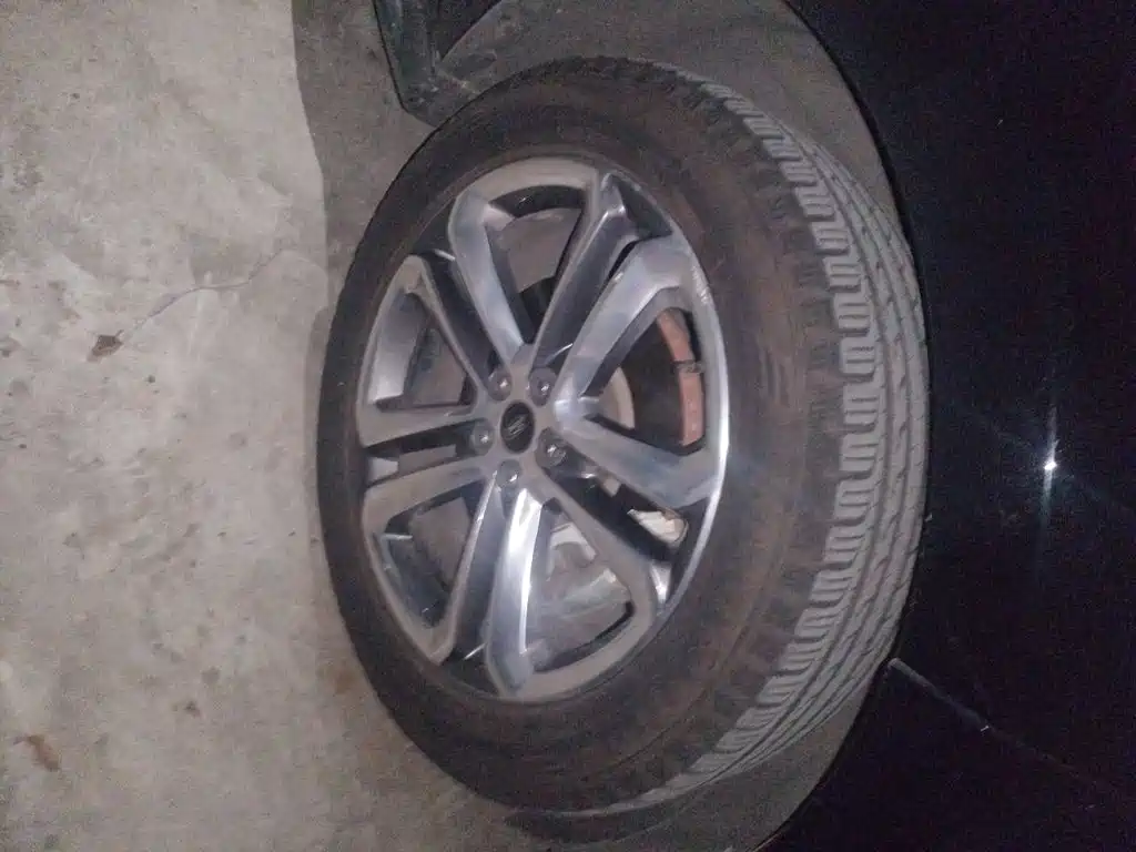 Ford Edge — миниатюра 8