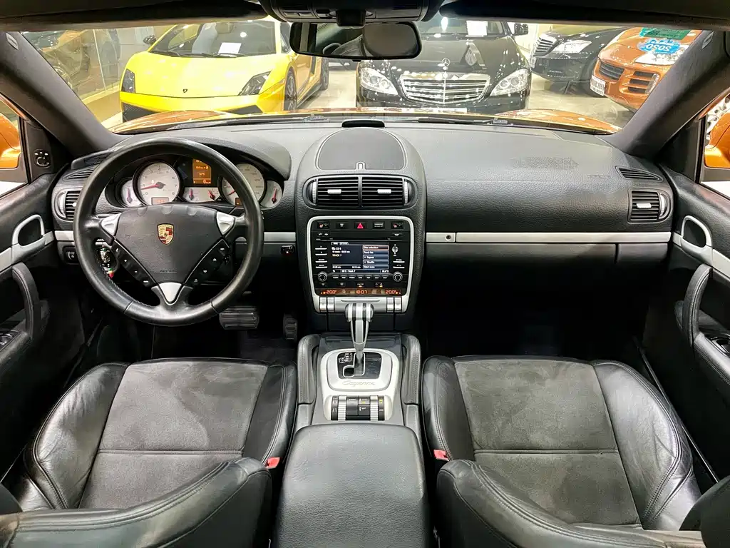 Porsche Cayenne — миниатюра 12