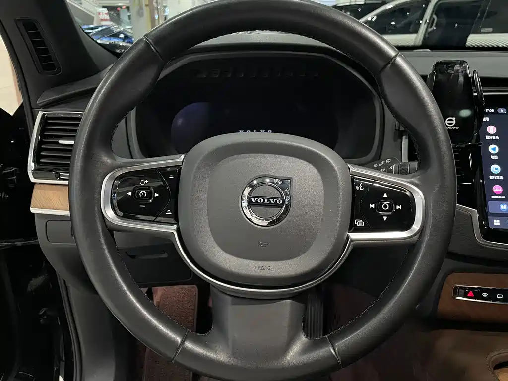 Volvo XC90 — миниатюра 16