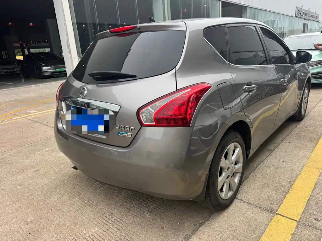 Nissan Tiida — миниатюра 10