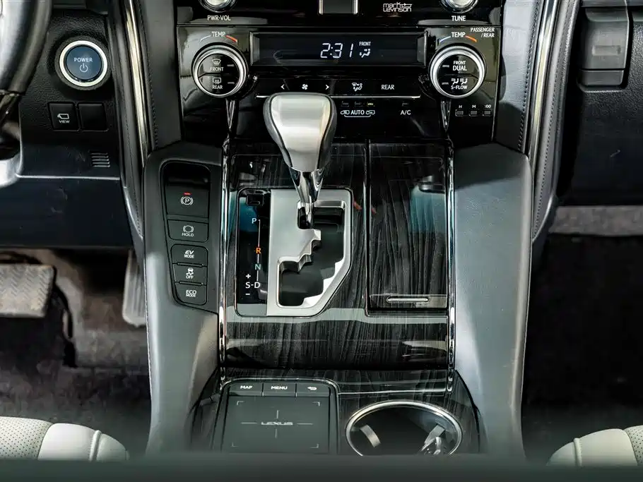 Lexus LM — миниатюра 15