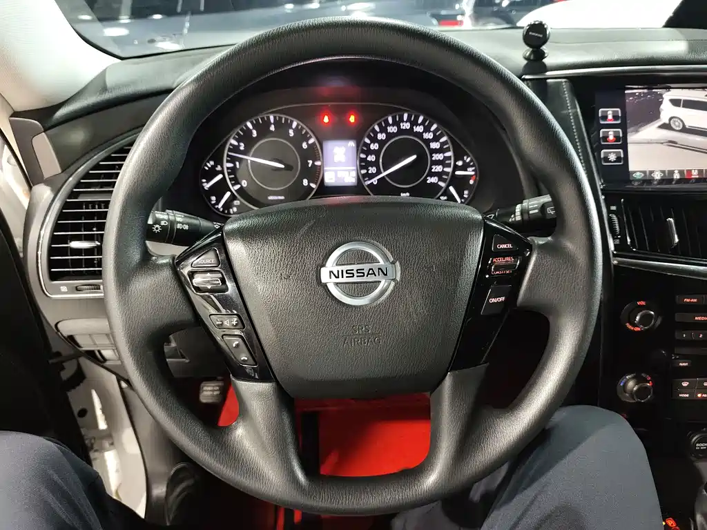 Nissan Patrol — миниатюра 10