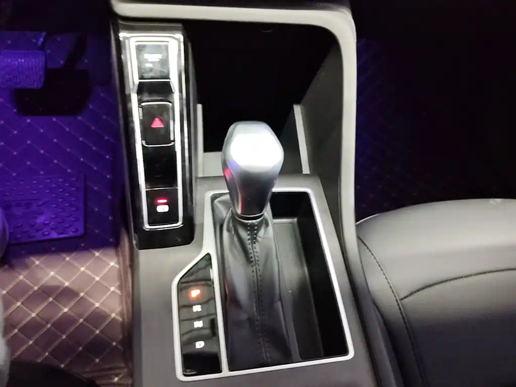 Roewe i5 — миниатюра 14