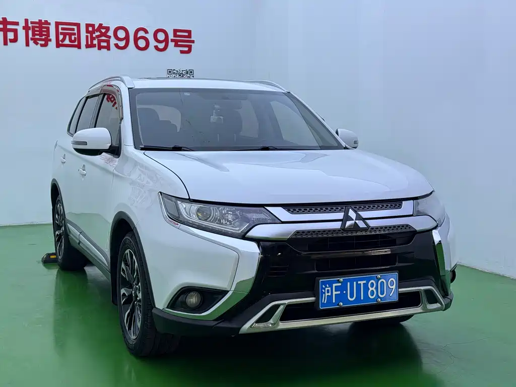 Mitsubishi Outlander — миниатюра 3