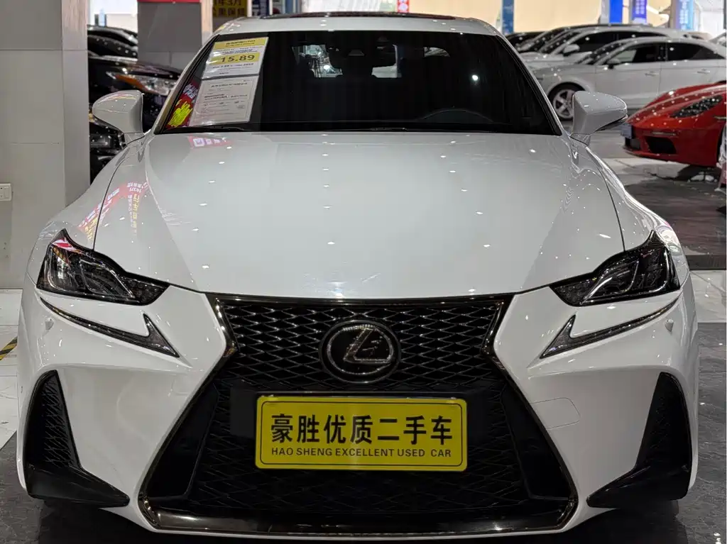 LEXUS IS
