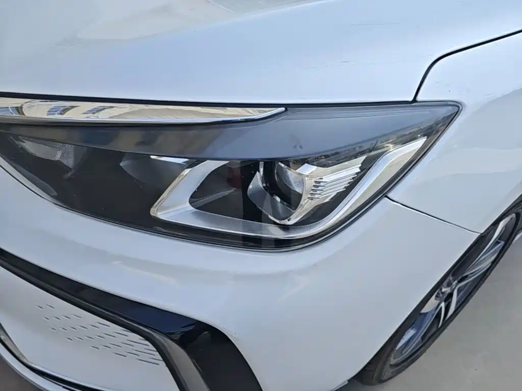 BAIC EU5 — миниатюра 18