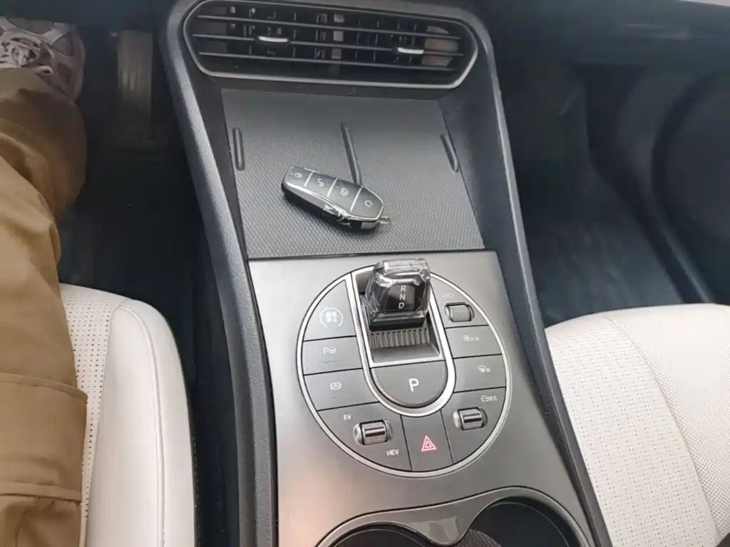 BYD Seal 05 DM-i — миниатюра 14