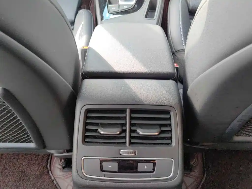 Audi A4L — миниатюра 12