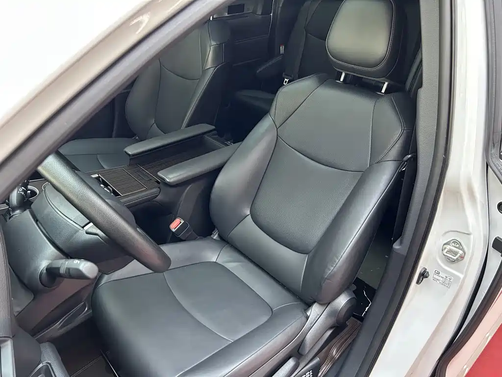 Toyota Granvia — миниатюра 34