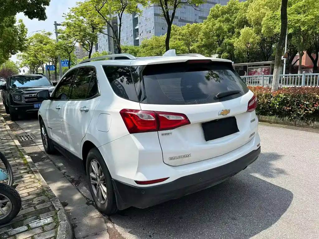 Chevrolet Equinox — миниатюра 4