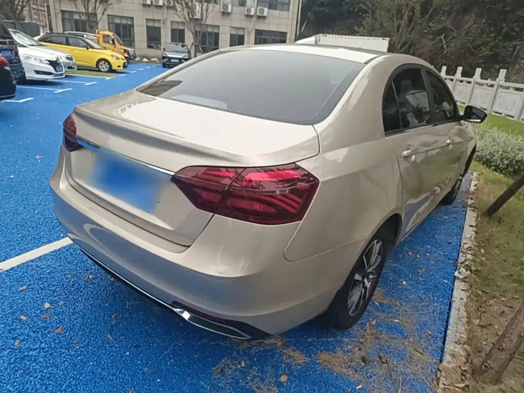 Geely Emgrand — миниатюра 7