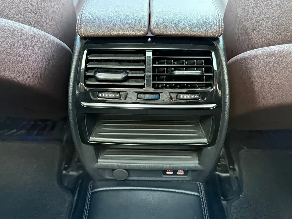 BMW 5 Series 2022 — фото 17