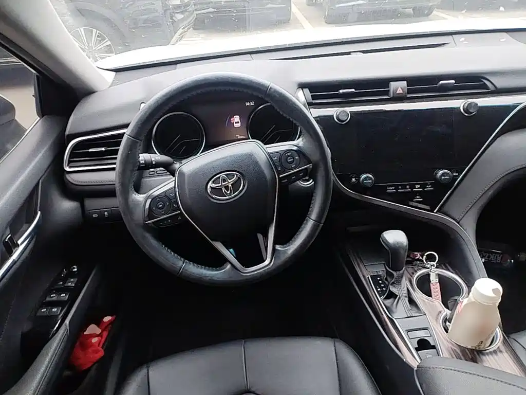 Toyota Camry — миниатюра 15