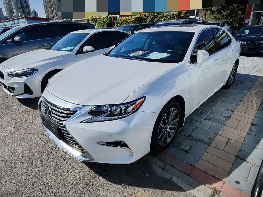 Lexus ES