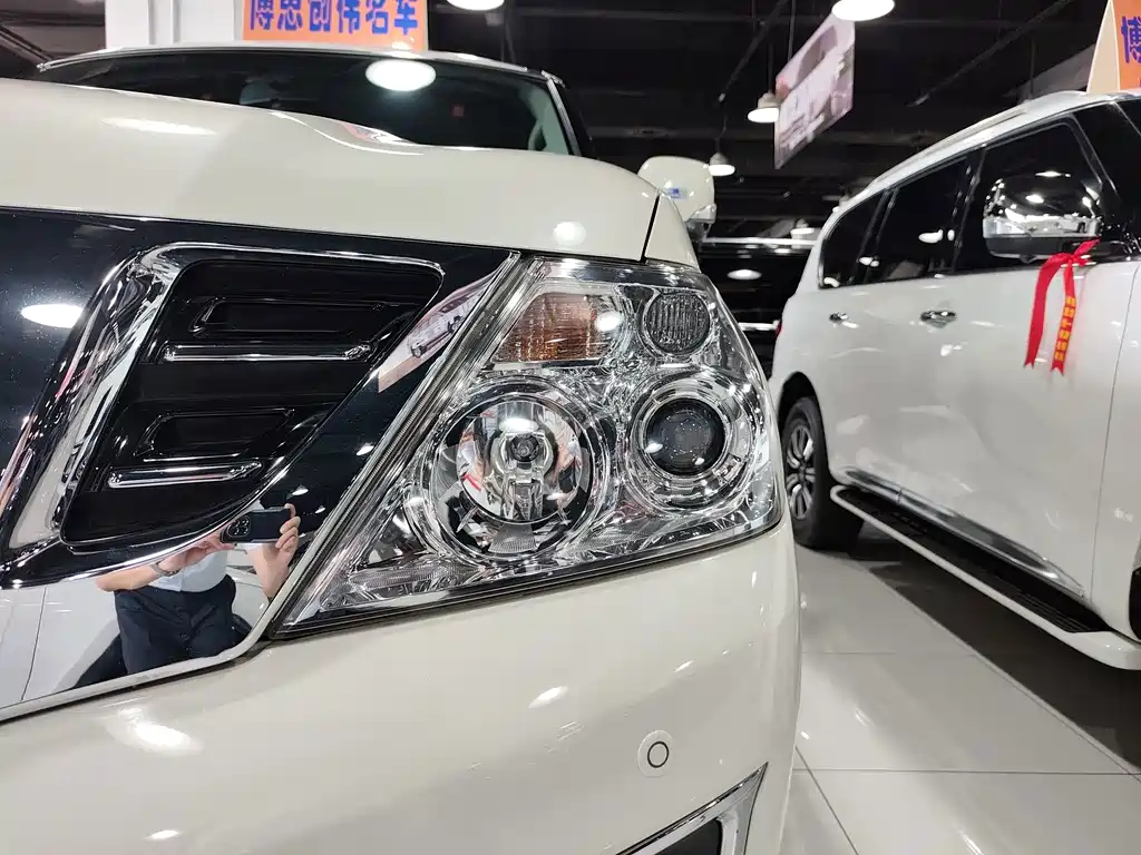 Nissan Patrol — миниатюра 15