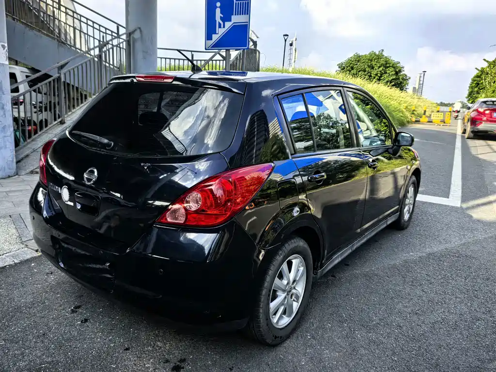 Nissan Tiida — миниатюра 5