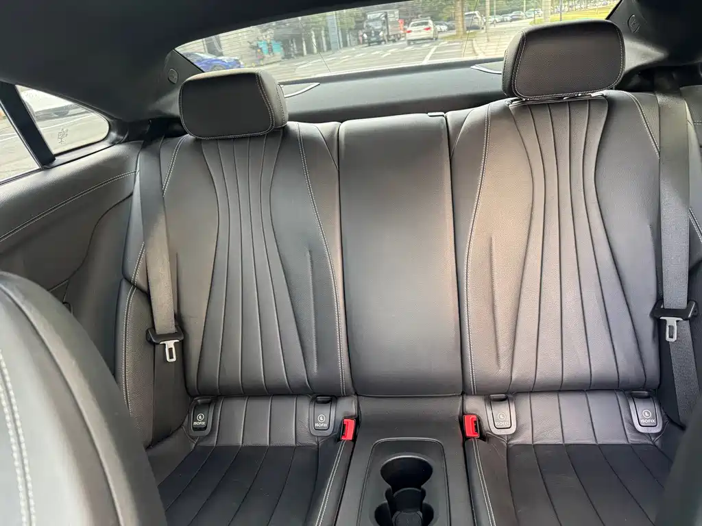 Mercedes-Benz E-Class (Import) — миниатюра 12